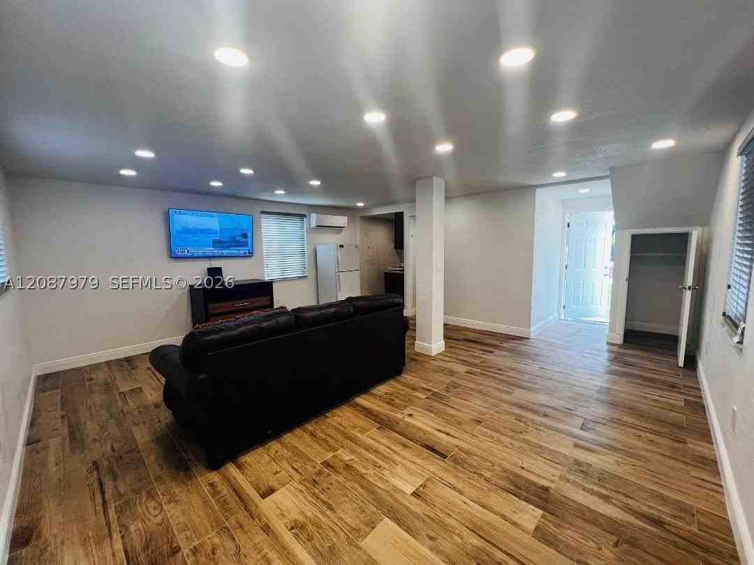 1727 Plunkett St #BACK - Photo 4 of 10