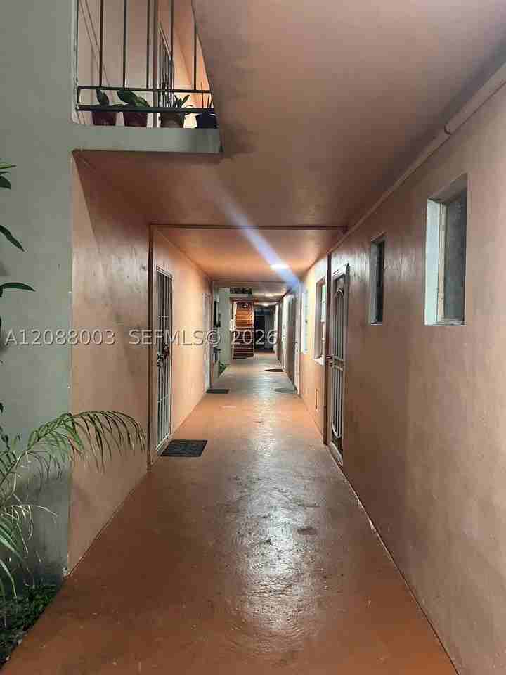 1525 Nw 19th Ter #24 - Photo 4 of 11