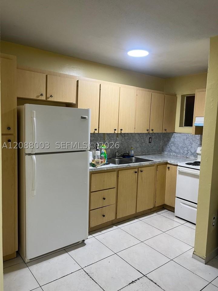 1525 Nw 19th Ter #24 - Photo 6 of 11
