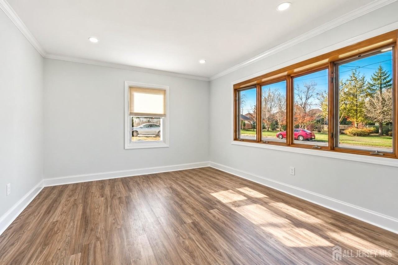 237 Johnson Ave - Photo 2 of 27