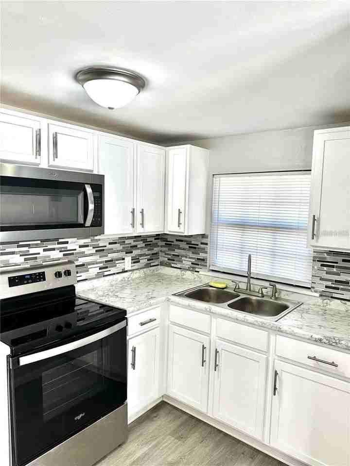 6629 Iralou Rd - Photo 4 of 28