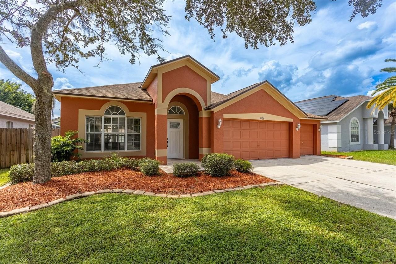 18120 Palm Breeze Dr - Photo 2 of 34