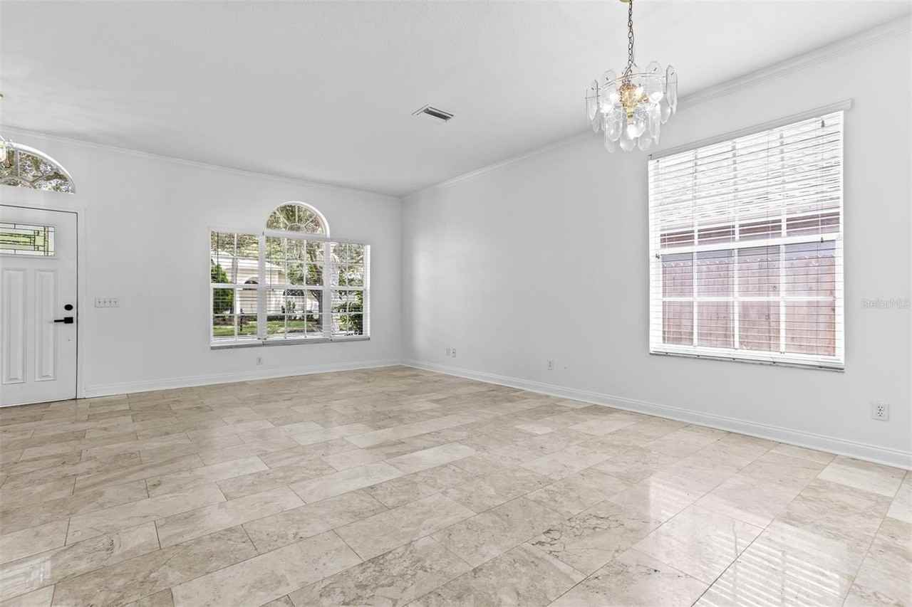18120 Palm Breeze Dr - Photo 3 of 34
