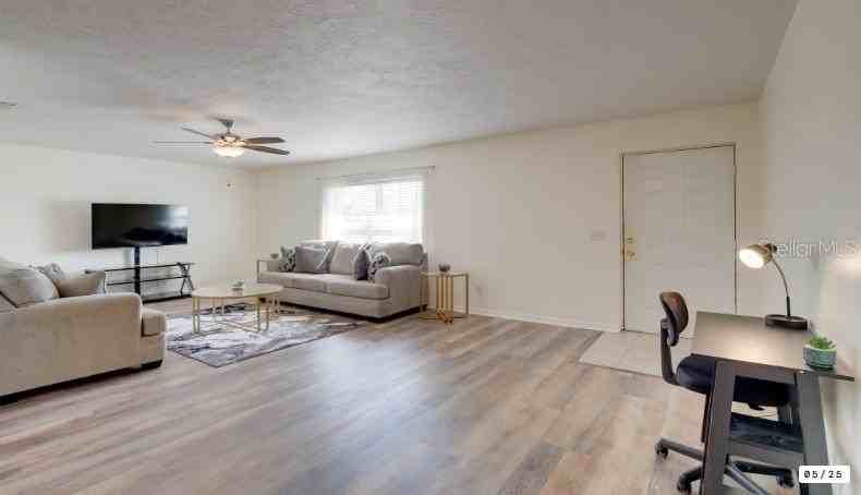 1920 Nw 12th Ave #B - Photo 5 of 24