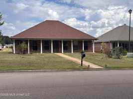 featured image of 607 Briars Bnd