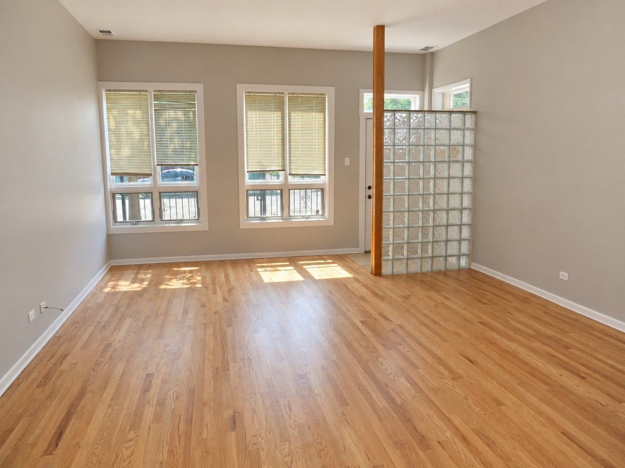 2158 W Erie St #1 - Photo 3 of 16
