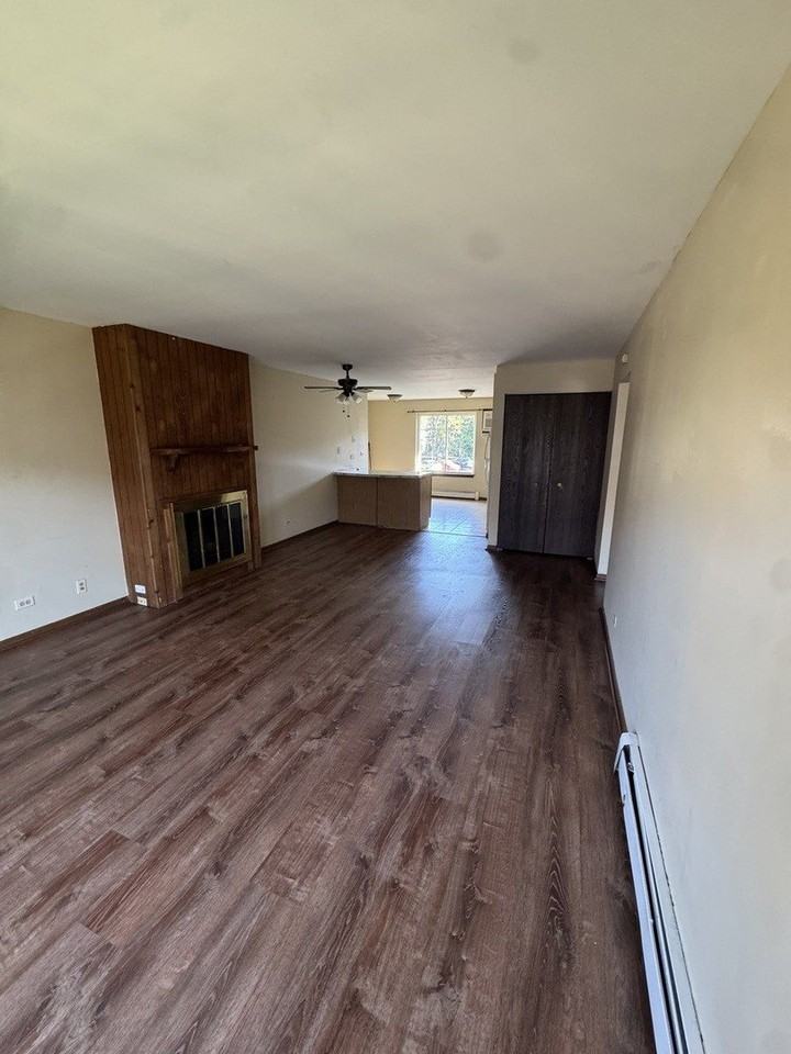 2328 Century Point Ln #D - Photo 5 of 10