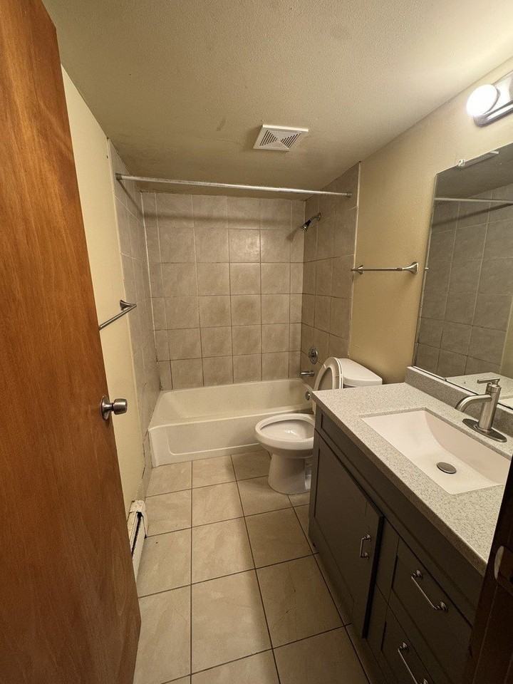 2328 Century Point Ln #D - Photo 7 of 10