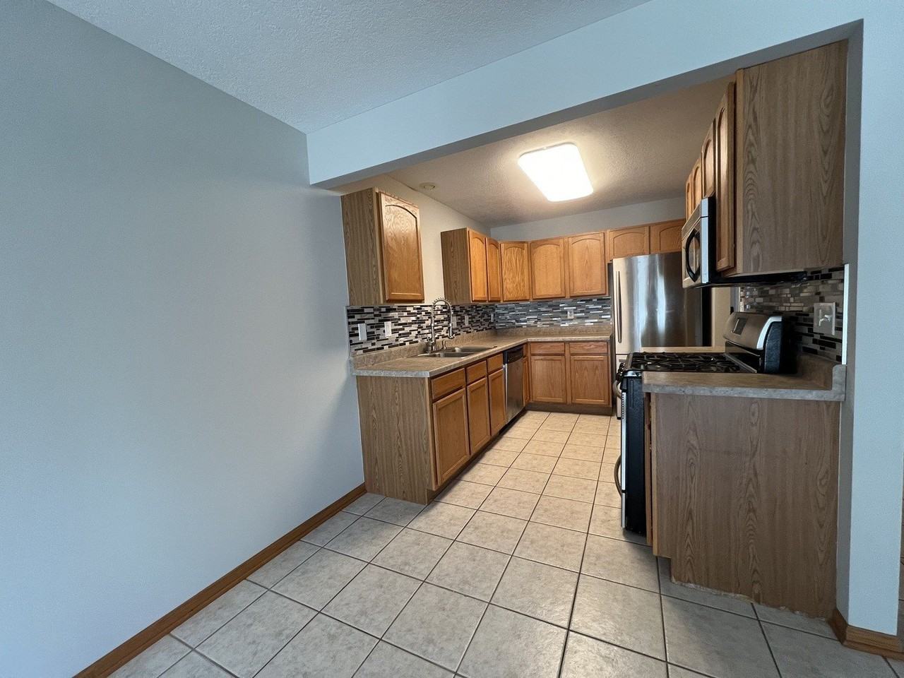 1172 Rose Dr - Photo 3 of 18