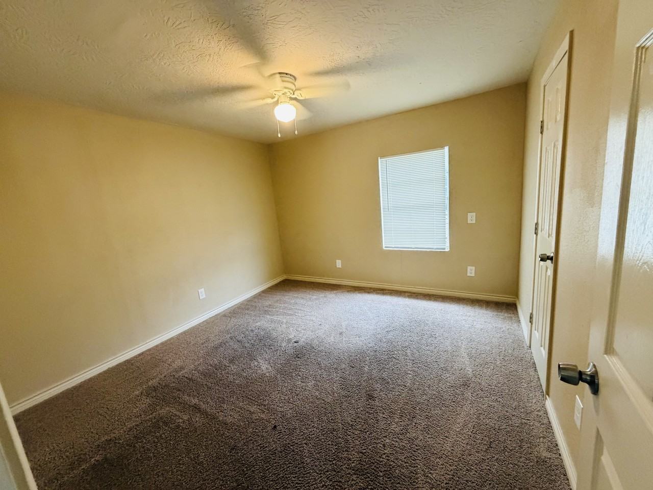 891 Washington Blvd #1 - Photo 4 of 16