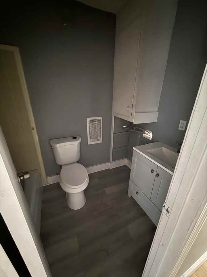 133 Center St #1 - Photo 2 of 6