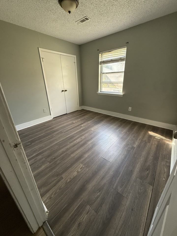 133 Center St #1 - Photo 4 of 6