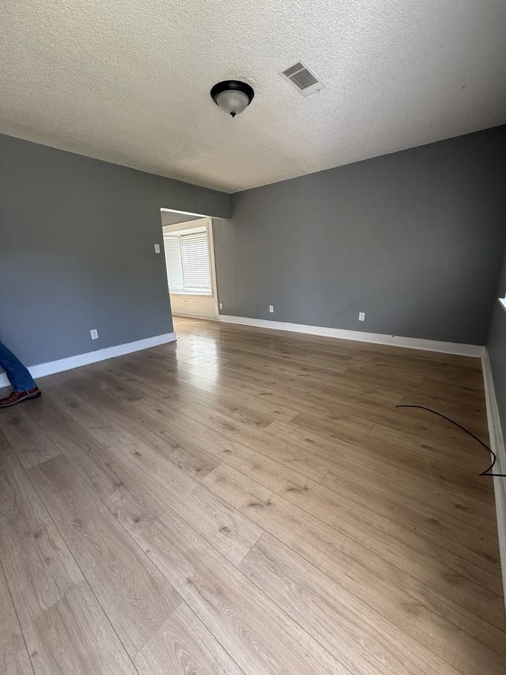 133 Center St #1 - Photo 6 of 6