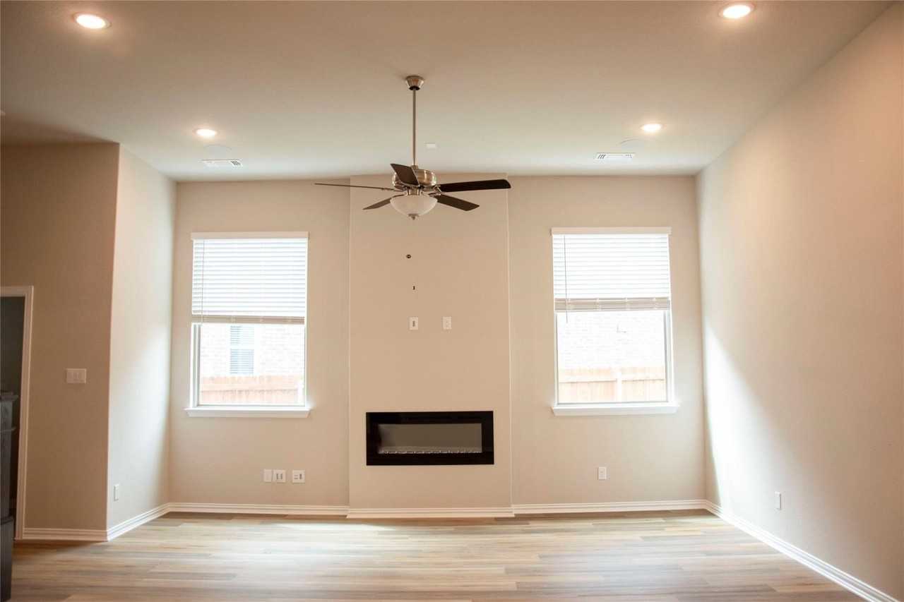 1107 Mesa St - Photo 4 of 16