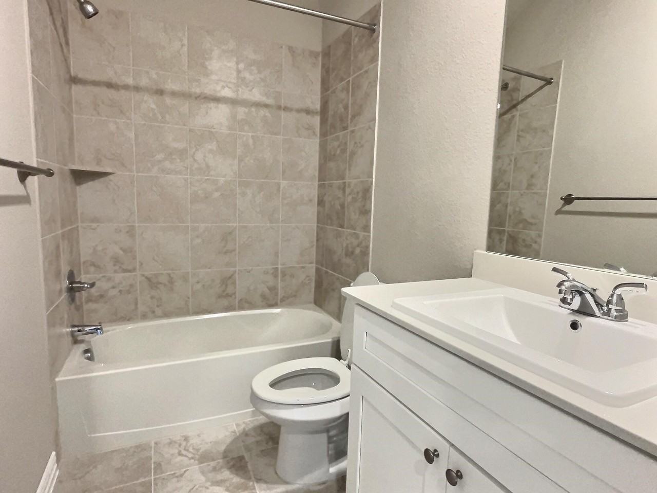 1107 Mesa St - Photo 5 of 16