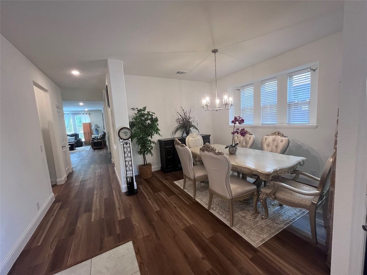 108 Saddlewood Trl - Photo 4 of 30