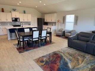 1909 Chippewa Dr - Photo 2 of 26
