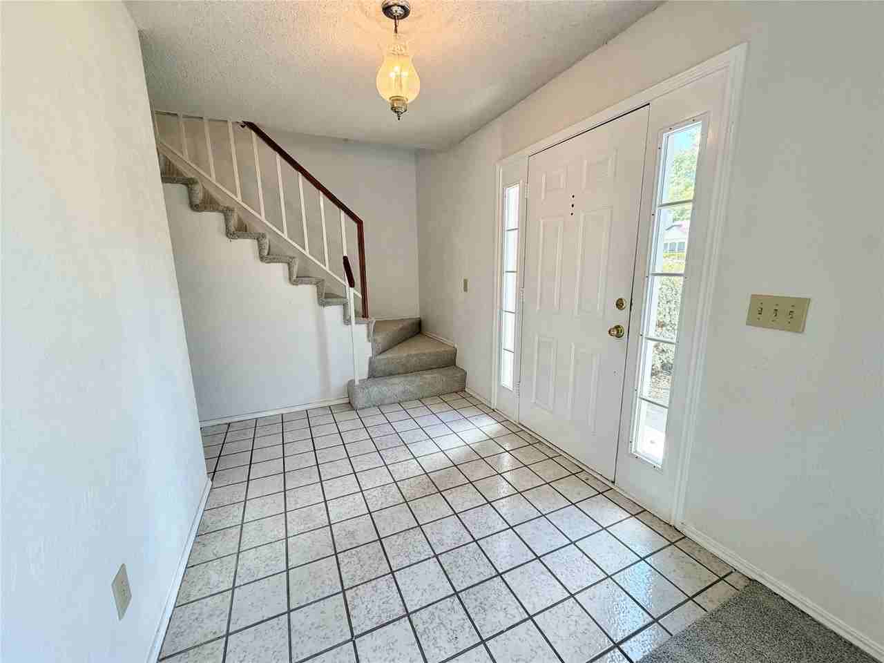 2126 Country Dell Dr - Photo 2 of 23