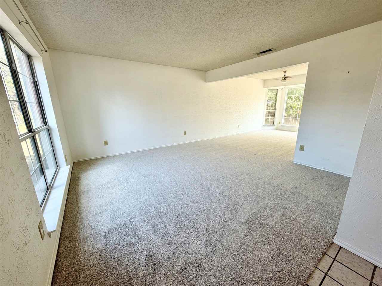2126 Country Dell Dr - Photo 4 of 23