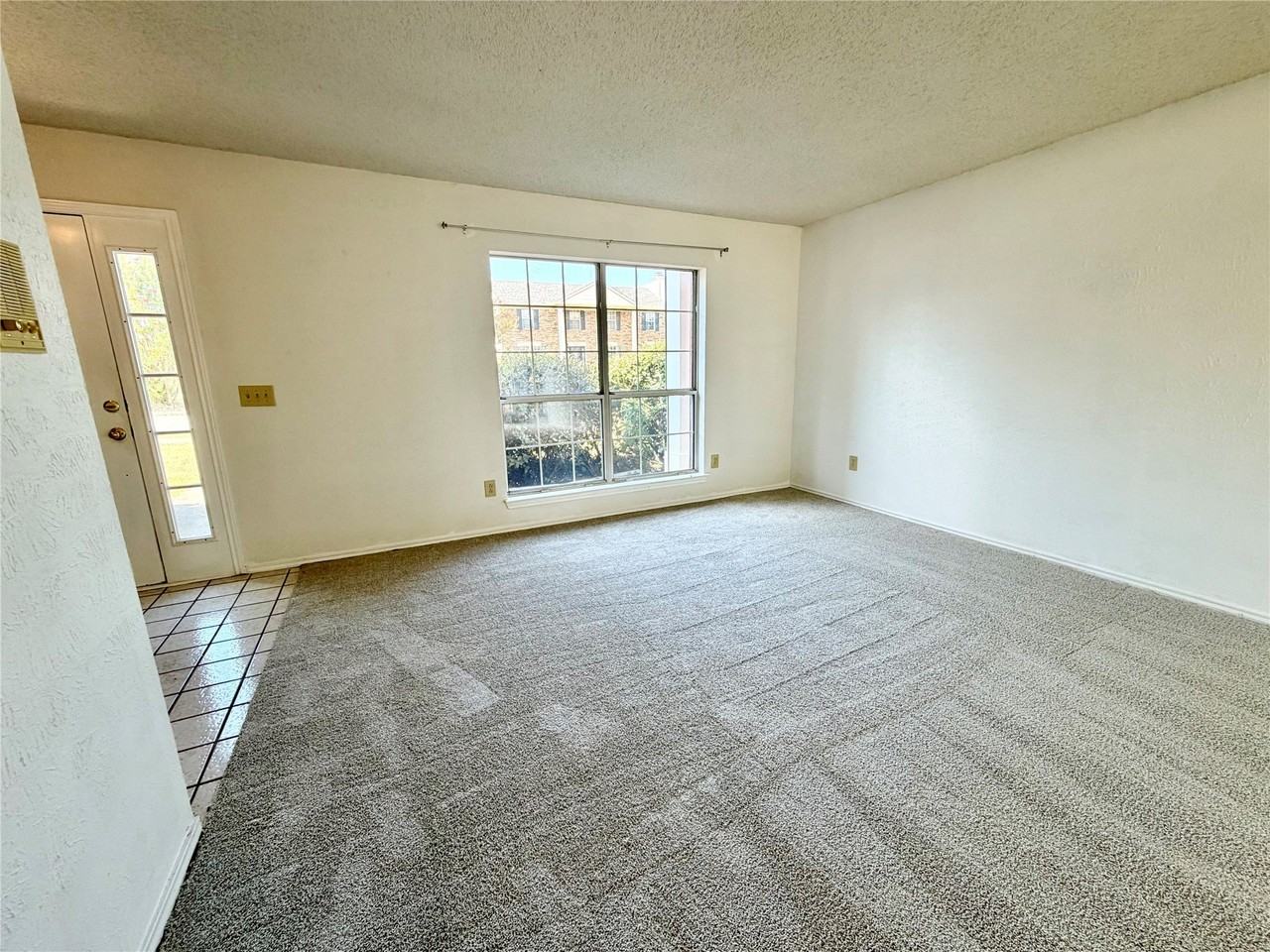 2126 Country Dell Dr - Photo 5 of 23