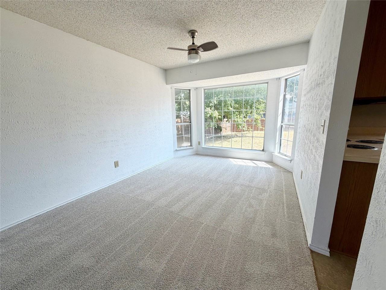 2126 Country Dell Dr - Photo 7 of 23