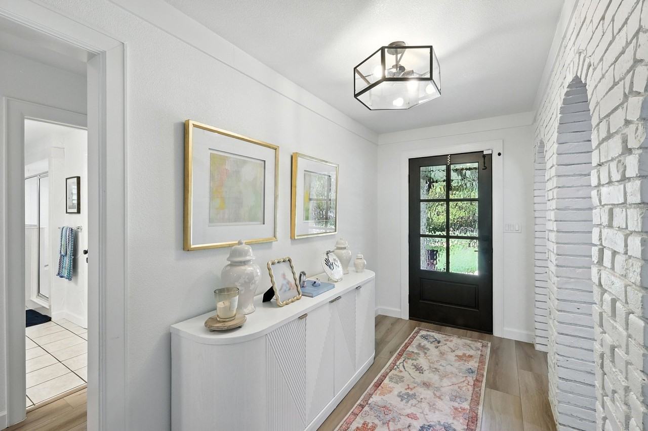 3201 Carmel St - Photo 2 of 40