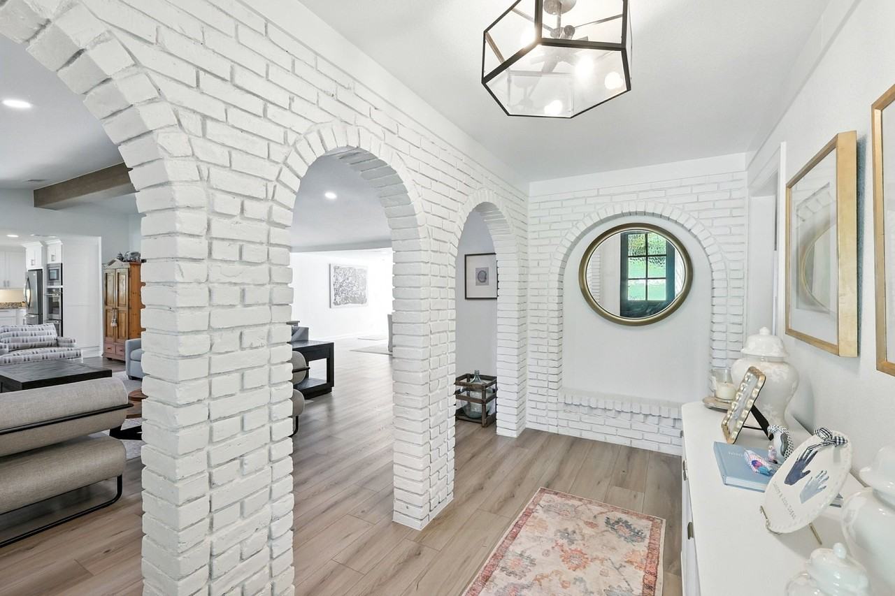 3201 Carmel St - Photo 3 of 40