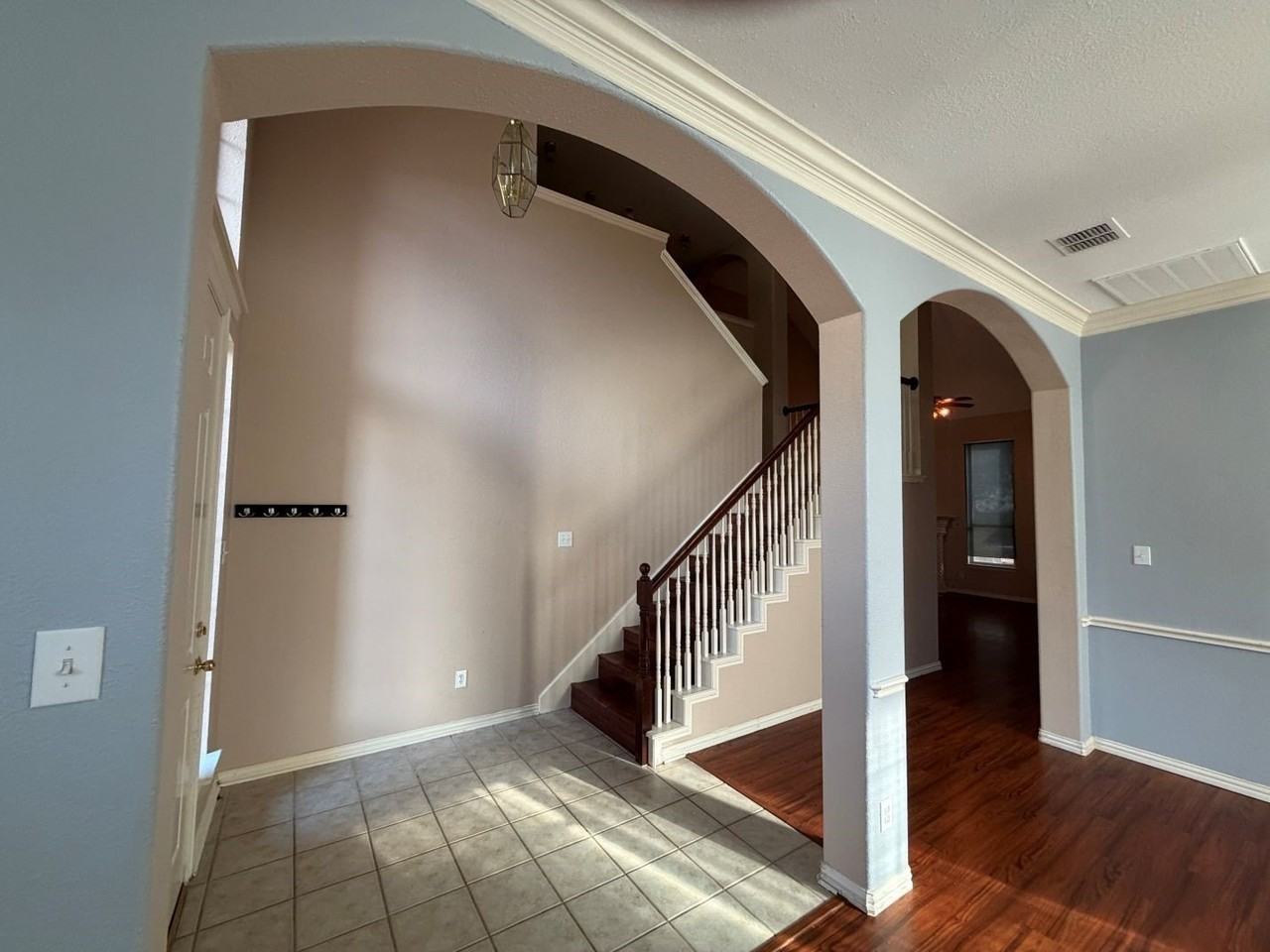8801 Tanglewood Dr - Photo 4 of 19