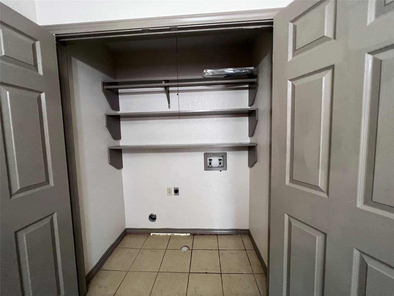 11913 Metmora Ct - Photo 6 of 14
