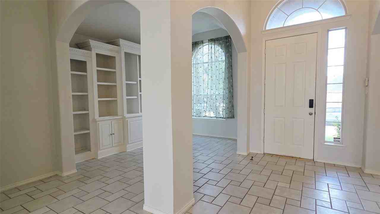 9029 Culberson Dr - Photo 2 of 30