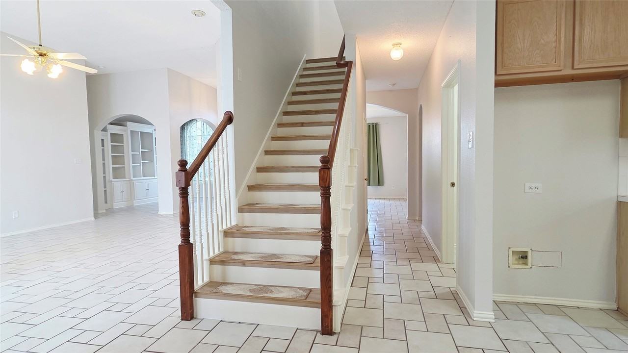 9029 Culberson Dr - Photo 7 of 30