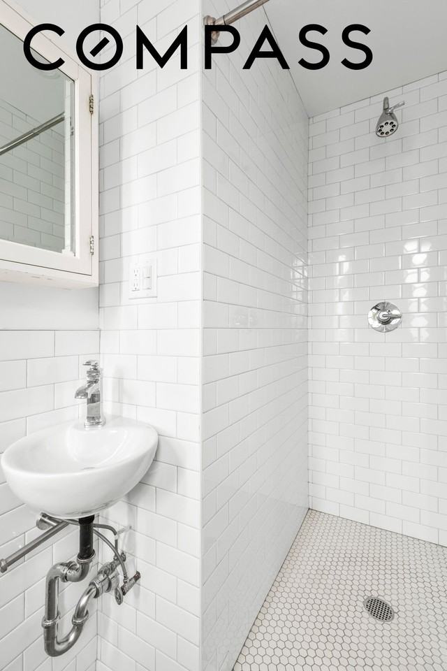 140 W 10th St #4RE - Photo 5 of 9