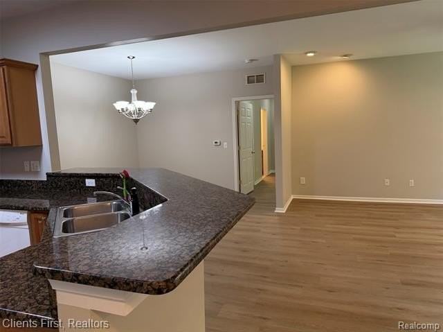 16040 Morningside - Photo 4 of 30