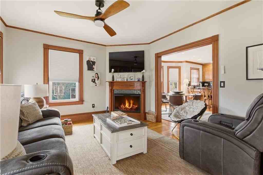 23 Clinton St - Photo 7 of 38