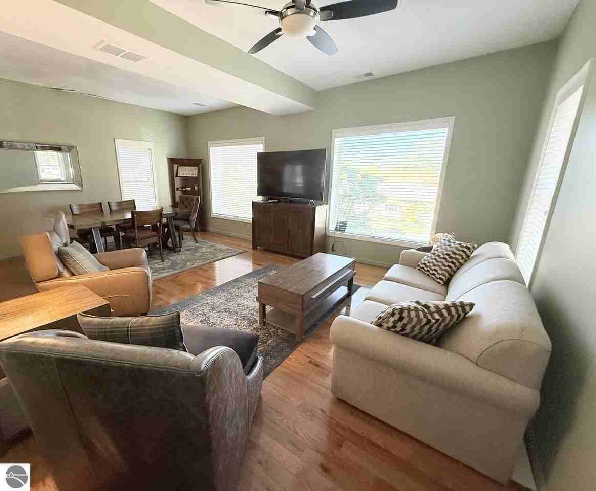 201 River St - Photo 6 of 33
