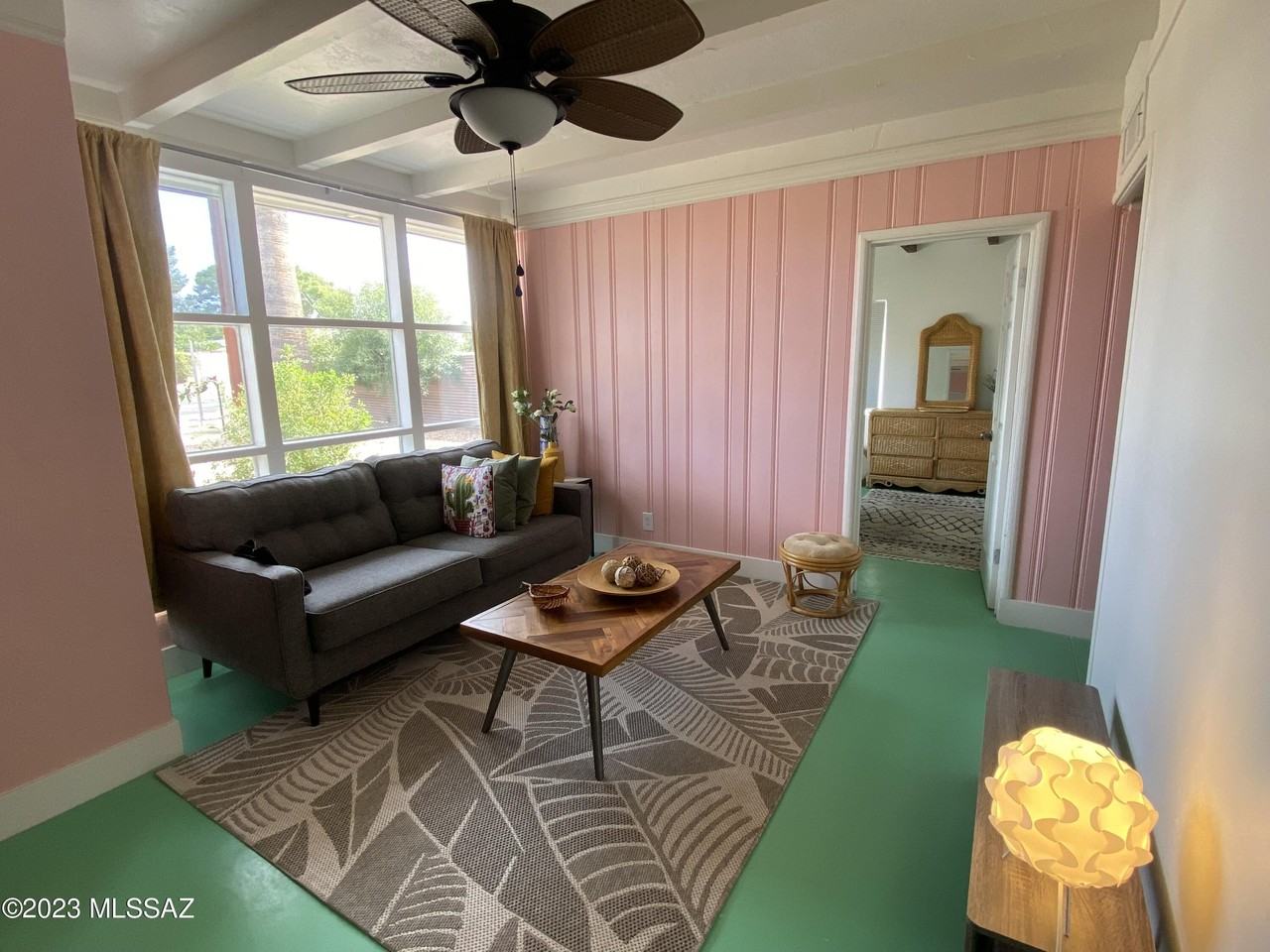 2231 N Swan Rd - Photo 4 of 10
