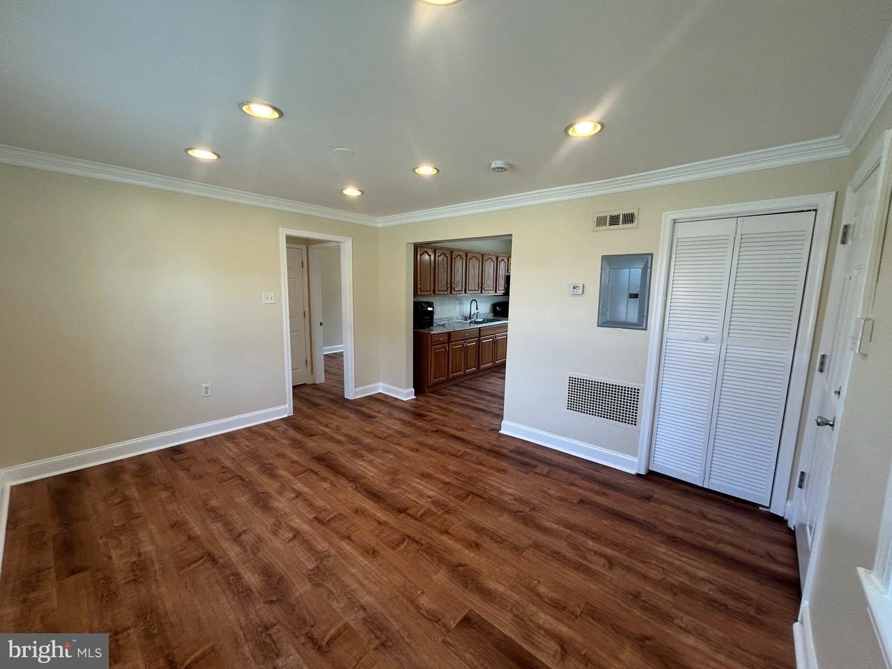 410 New Pittsburg Ave - Photo 2 of 9