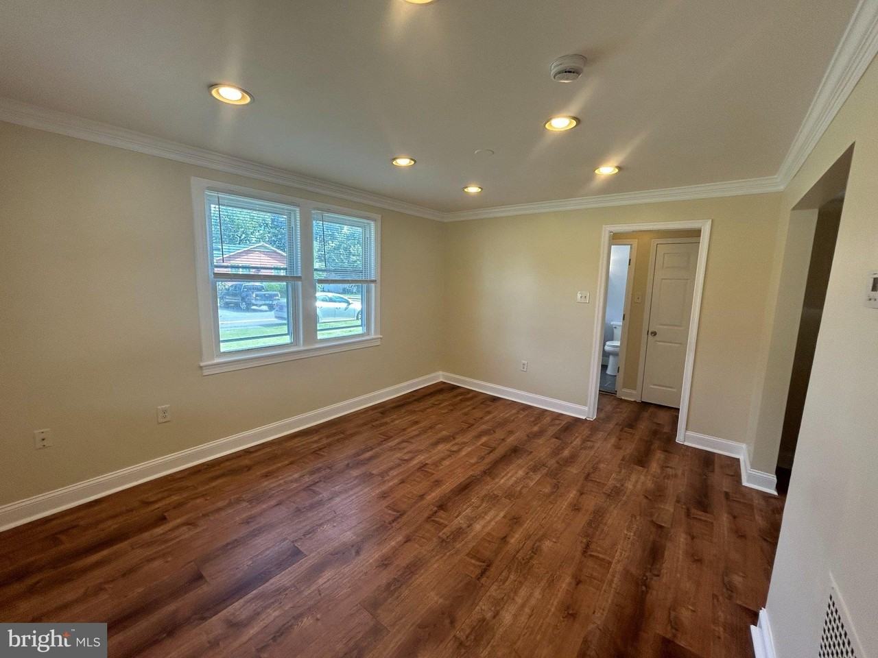 410 New Pittsburg Ave - Photo 3 of 9