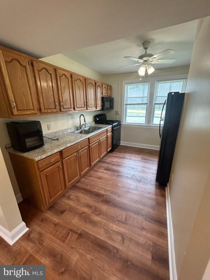 410 New Pittsburg Ave - Photo 4 of 9