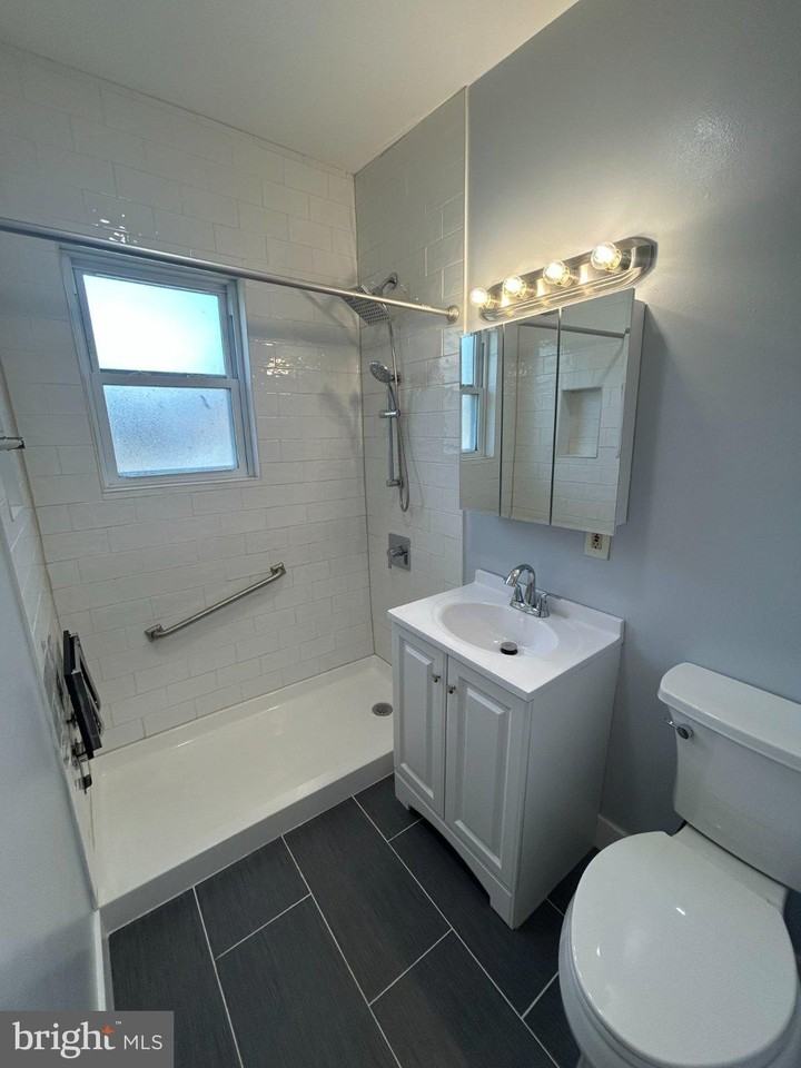 410 New Pittsburg Ave - Photo 7 of 9