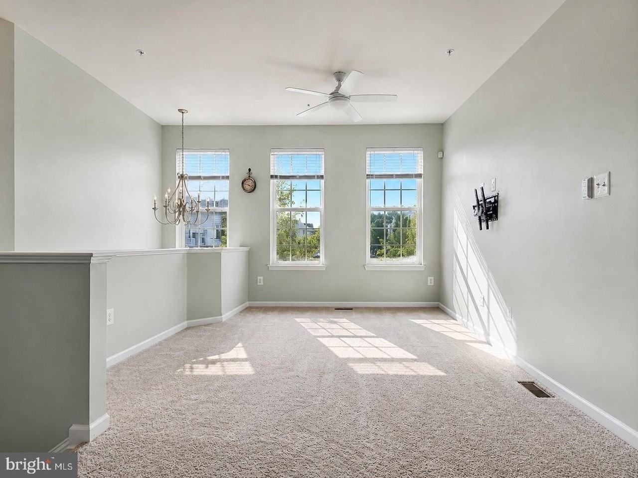 22960 Foxglove Way - Photo 2 of 33