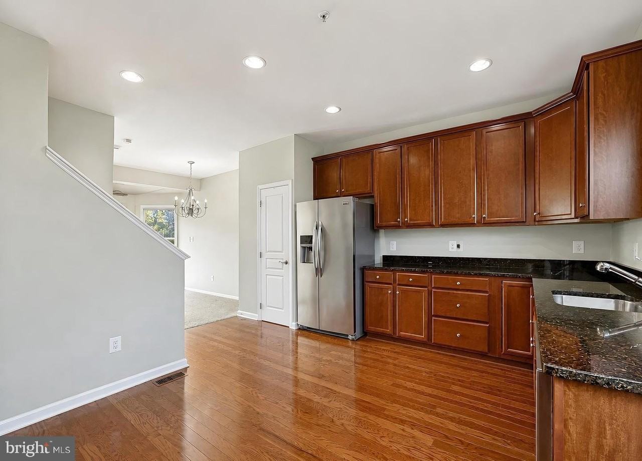 22960 Foxglove Way - Photo 5 of 33