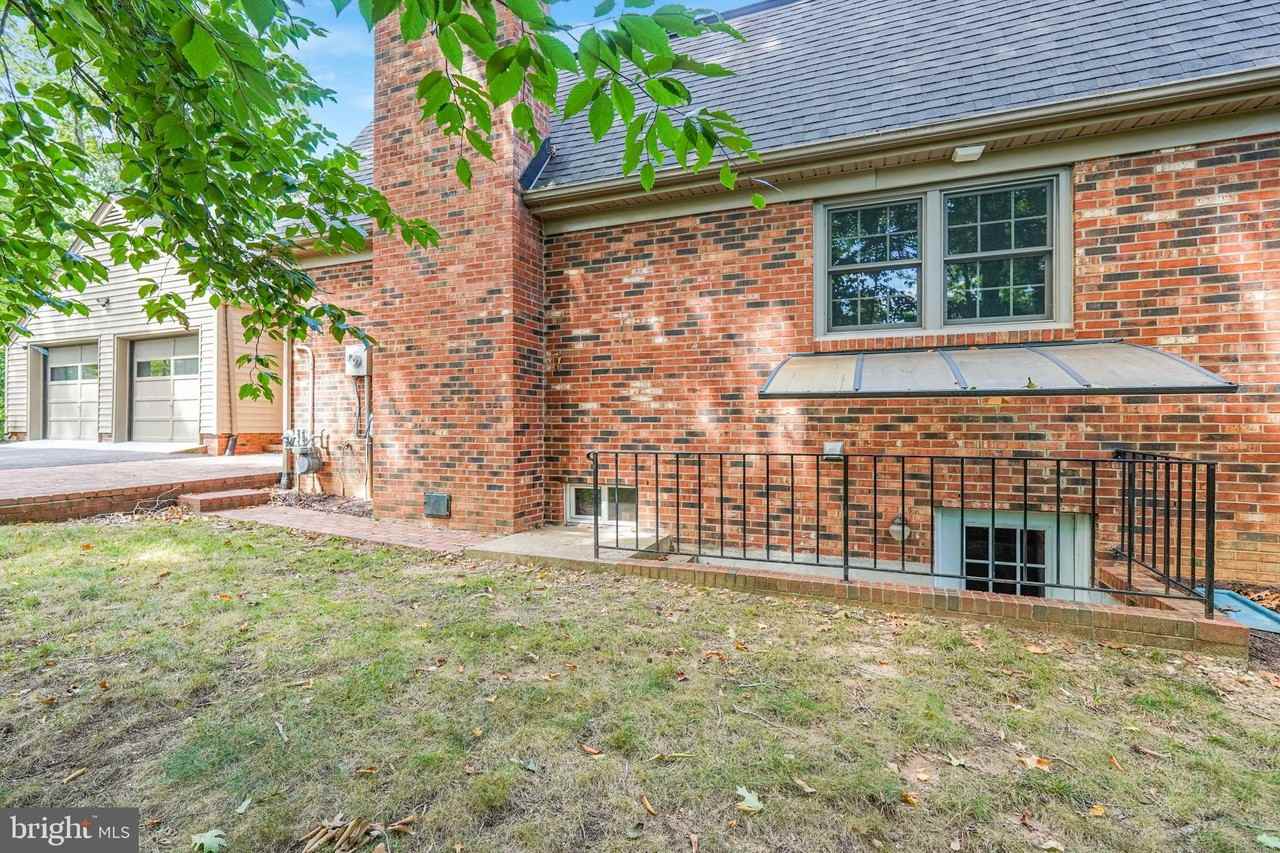 5 Delahay Dr - Photo 6 of 47
