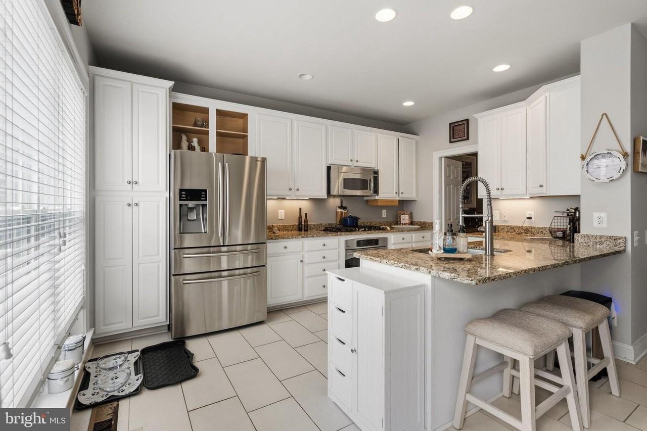 14919 Potomac Branch Dr - Photo 4 of 35