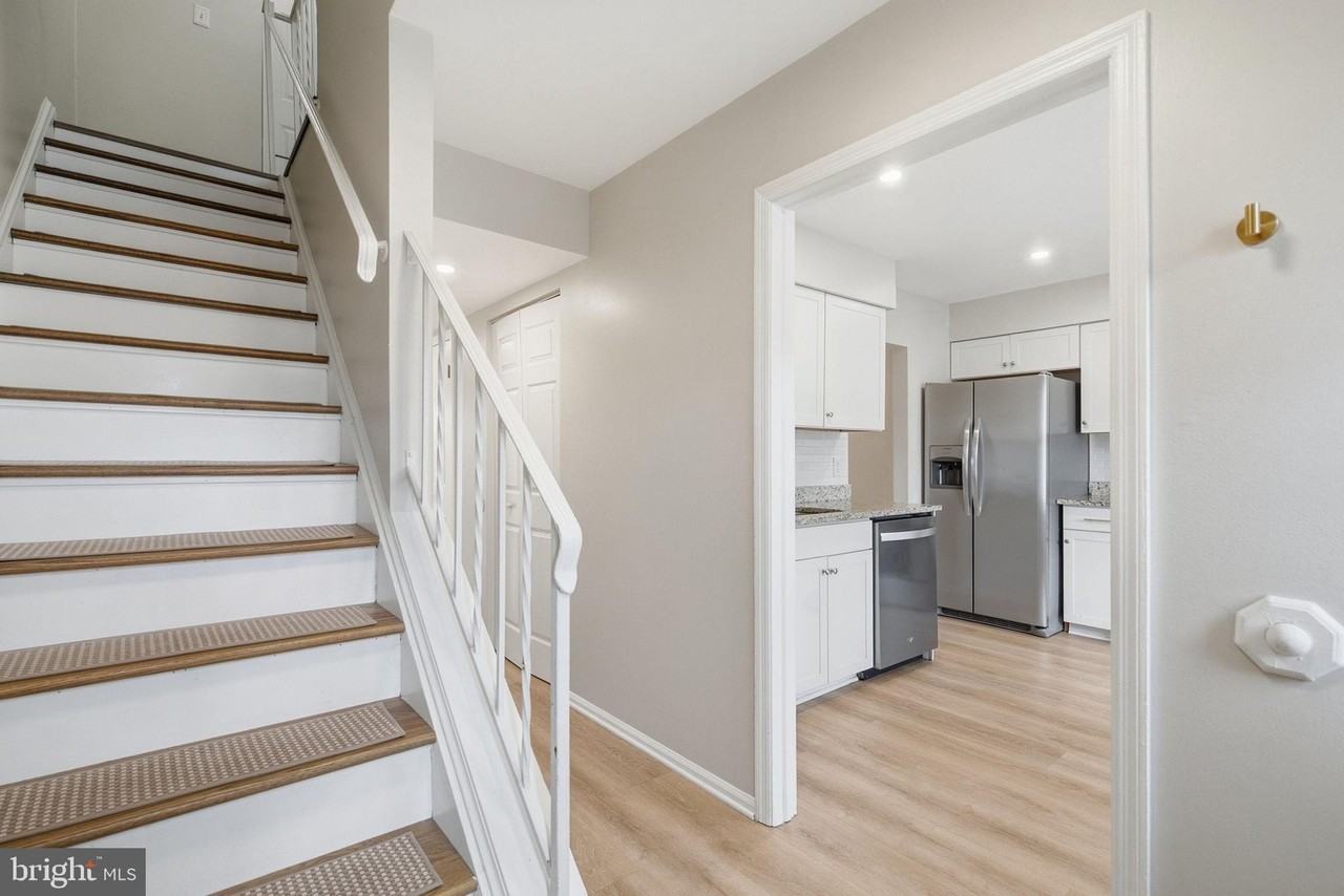 12120 Stoneford Dr - Photo 3 of 38