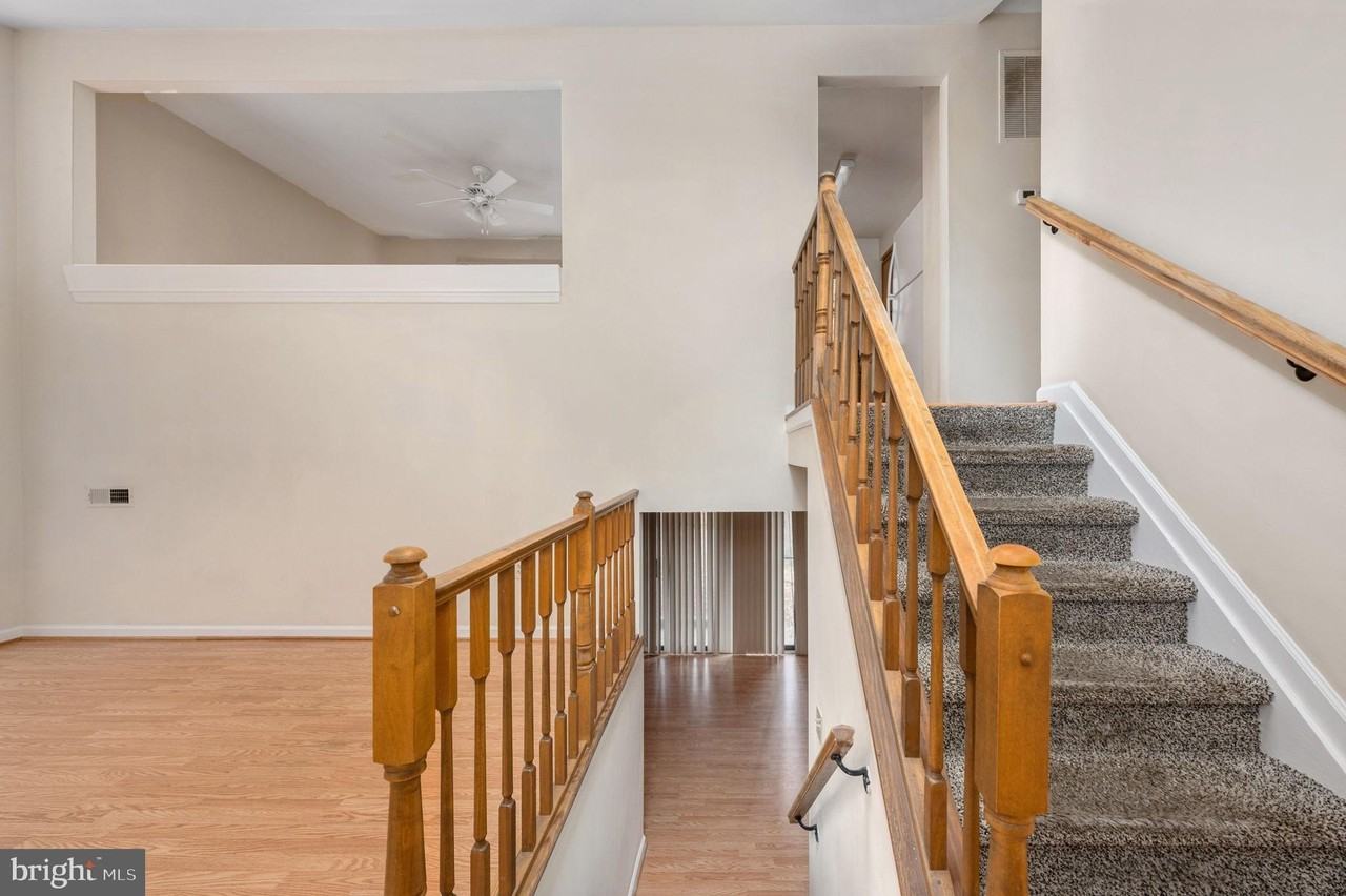 10704 Whiperwhill Ct - Photo 5 of 49