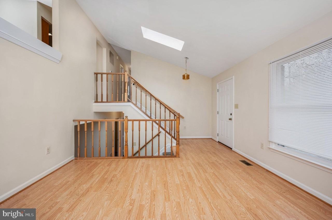 10704 Whiperwhill Ct - Photo 7 of 49