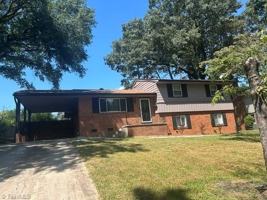 featured image of 2889 Ashwood Dr