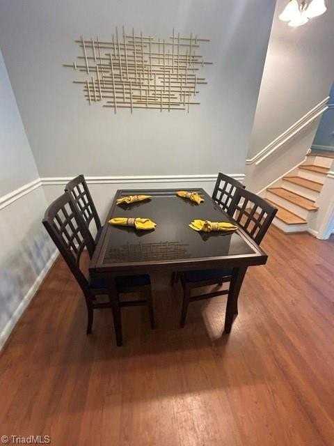 2889 Ashwood Dr - Photo 5 of 20