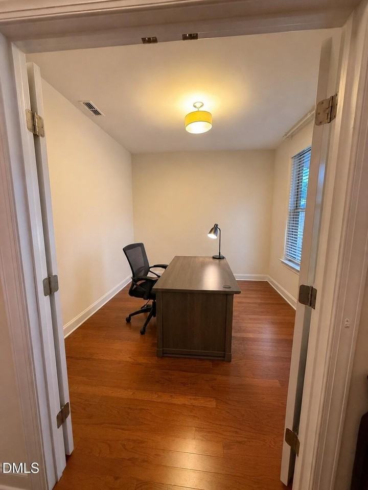 1065 Diamond Dove Ln - Photo 4 of 24